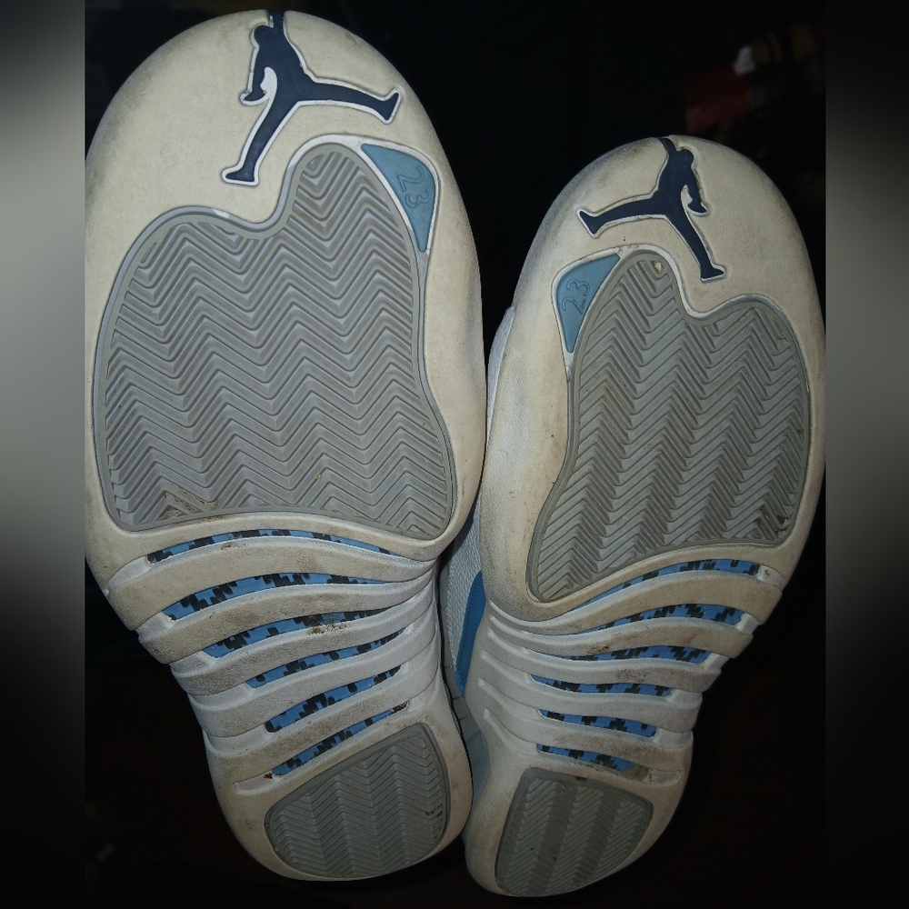 Men's Air Jordan Retro 12 Basketball Shoes - Picture 4 of 4